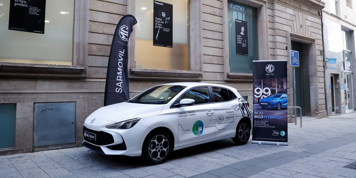 Vehicle de MG Sarmovil, a l'entrada de l'acte. Autor: D. Jiménez.