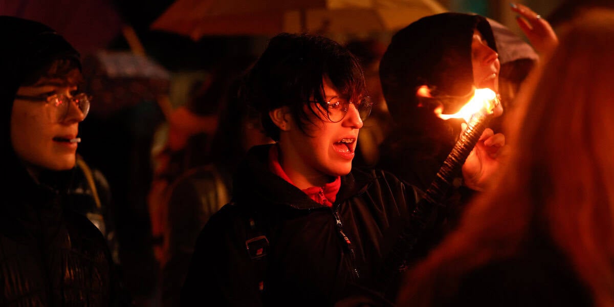 Marxa de torxes vigília 8-M. Autor: David Jiménez.