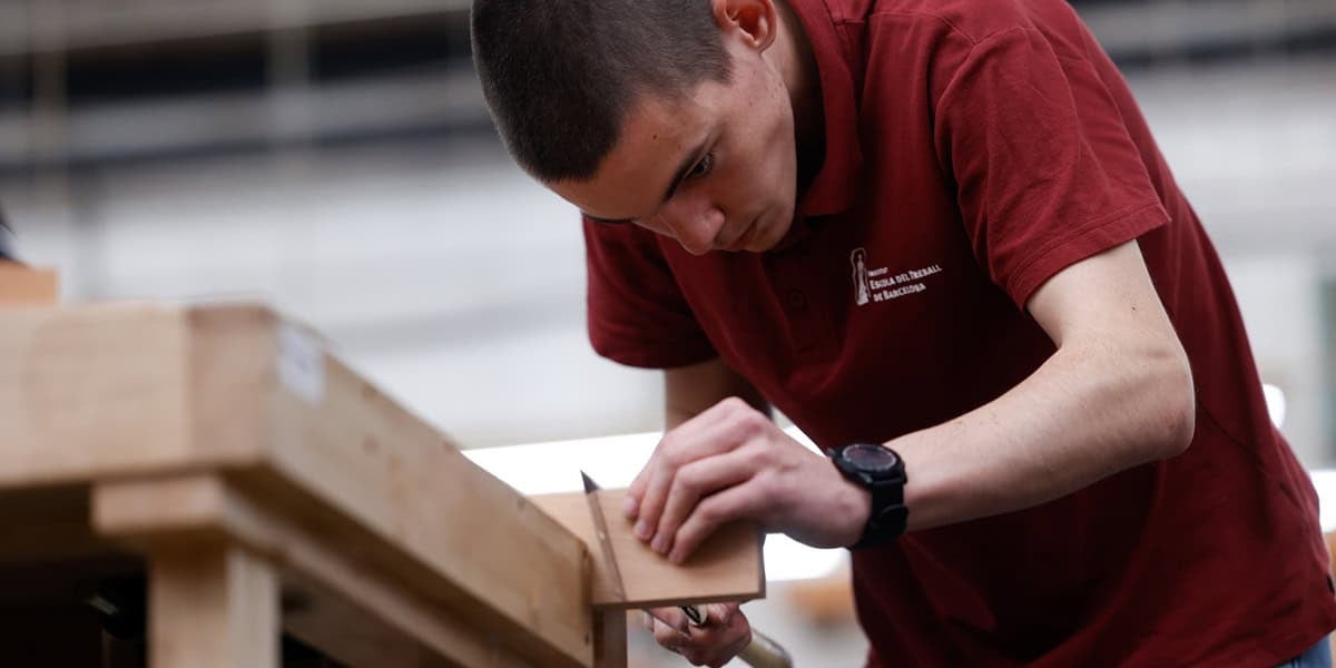 Un dels alumnes del concurs de fusteria. Autor: D. Jiménez