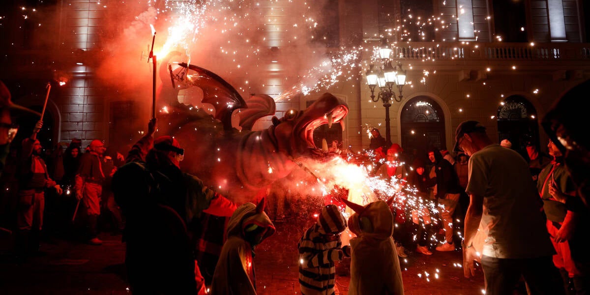 Un moment del Cebafoc 2025, festival del foc i la percussió que es fa cada any a Sabadell. Autor: D.Jiménez.