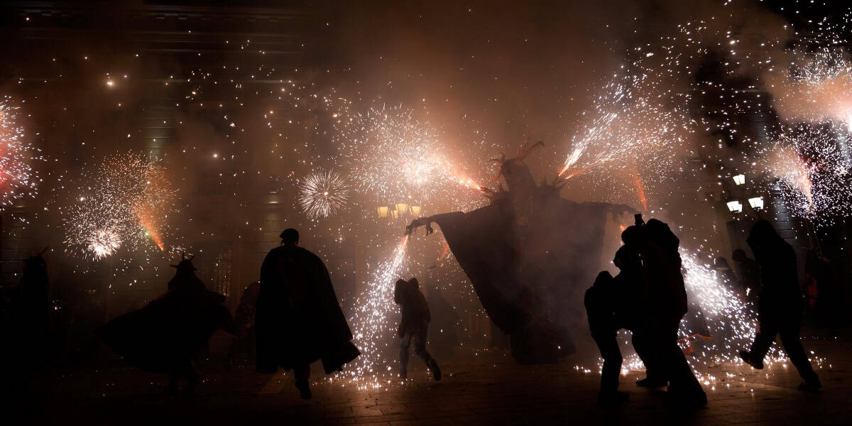 Un moment del Cebafoc 2025, festival del foc i la percussió que es fa cada any a Sabadell. Autor: D.Jiménez.