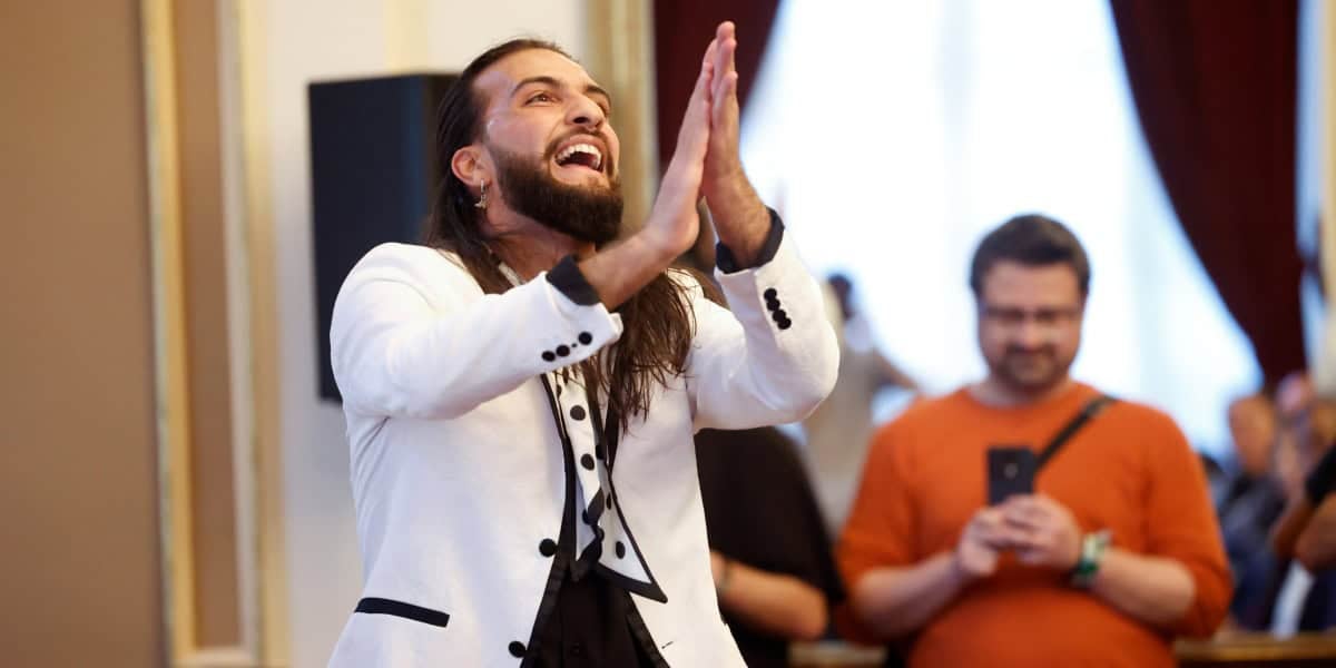 Orgull gitano al Principal en el 8-A, Dia del Poble Gitano.