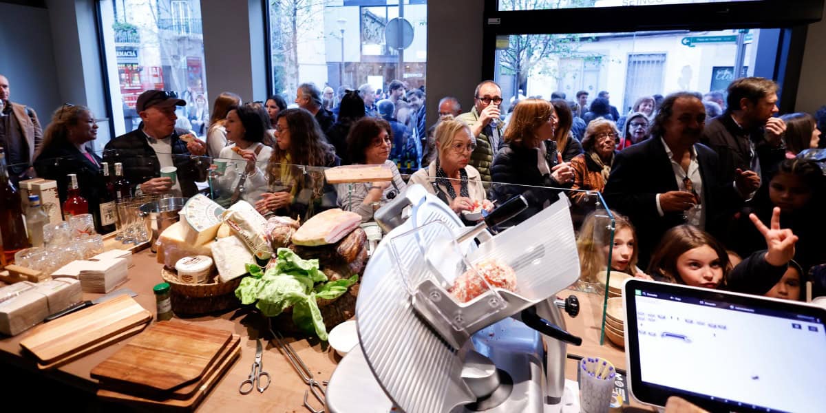 La pizzeria L'Artigiana, ara al carrer d'en Font cantonada amb Sant Quirze. Autor: D.Jiménez.