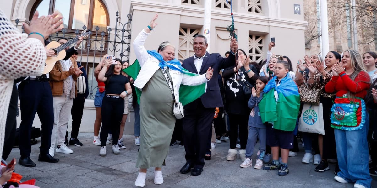 Orgull gitano al Principal en el 8-A, Dia del Poble Gitano.