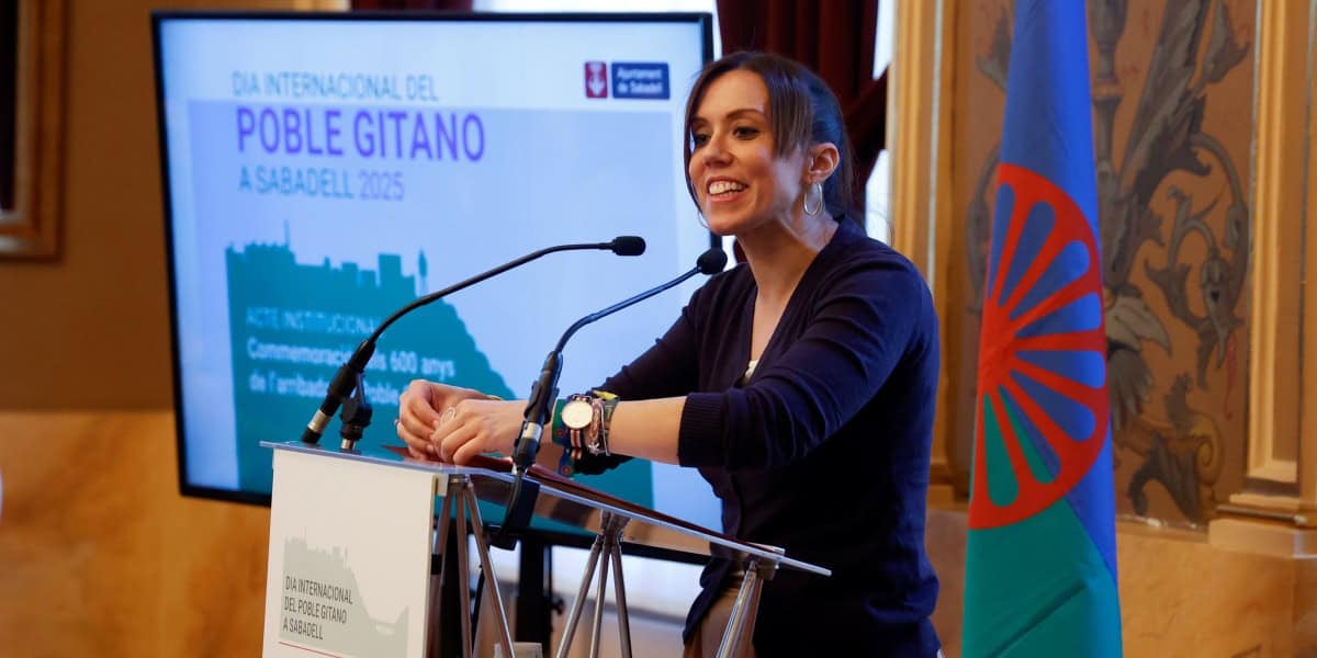 Orgull gitano al Principal en el 8-A, Dia del Poble Gitano.