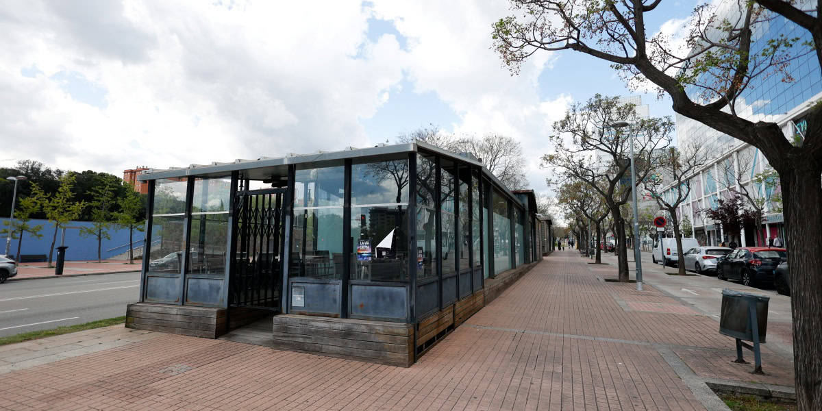 Els mòduls de restauració abandonats de l'Eix Macià. Autor: D.Jiménez.