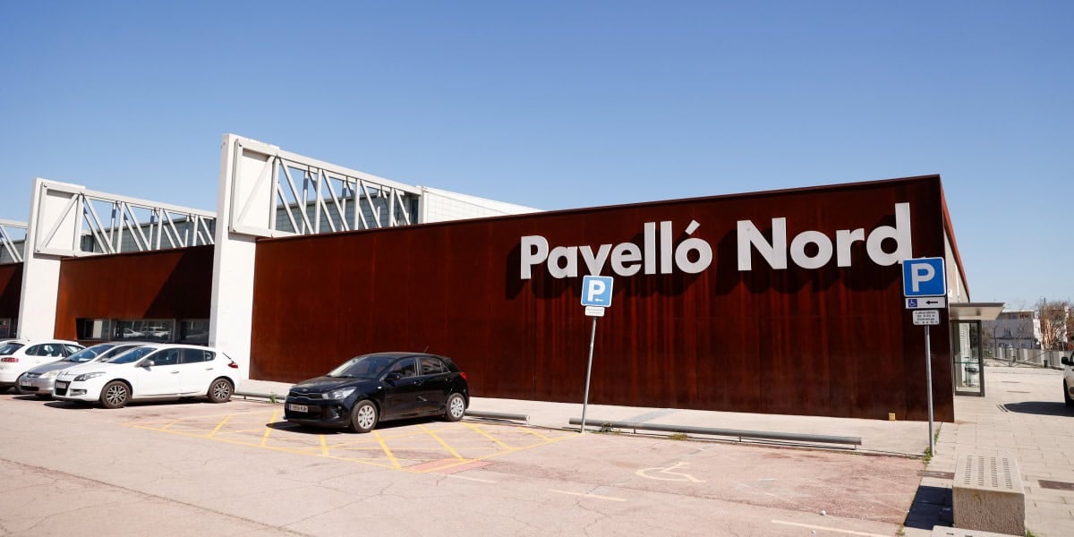 Exterior del Pavelló Nord, el dia 1 d'abril de 2025. Autor: D.J.