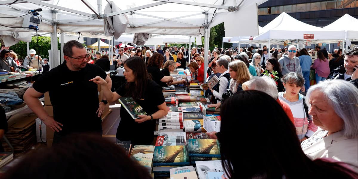 Imatges de la diada de Sant Jordi 2025 a Sabadell. Autor: D.Jiménez.