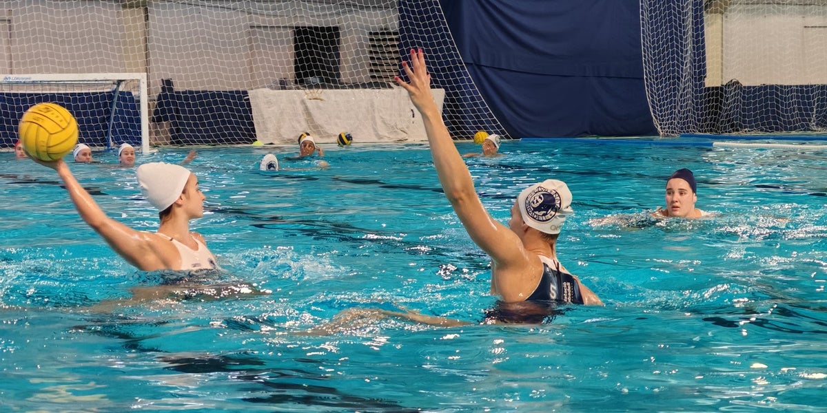 Entrenament previ al desplaçament a Grècia. El Club, a per la Vuitena. Autor: Albert P