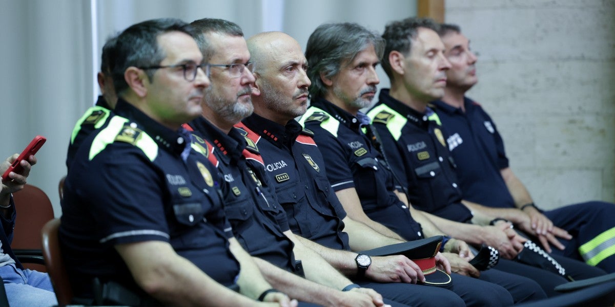 Representants policials, al saló de plens. Autor: David Jiménez.