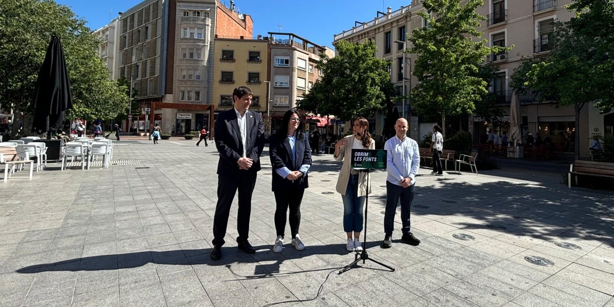 Acte de reobertura de les fonts ornamentals, aquest divendres. Autor: J.d.A.