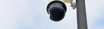 Càmera de videovigilància a la plaça Picasso. Autor: David B.
