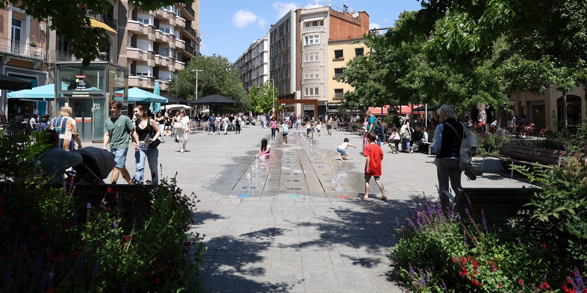 Foto portada: les noves fonts del Passeig de la plaça Major. Autor: D.Jiménez.