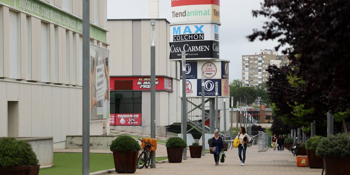 Via Sabadell, 48 hores després de la caiguda d'un plagó de formigó que ha caigut sobre un home, amb resultat de mort. Autor: D.Jiménez.