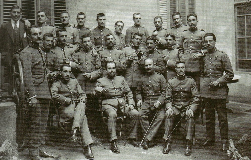 El destacament de la Guàrdia Civil a Sabadell (1917). El capità Tejido, assegut en el segon lloc per l'esquerra. Albert Rifà/ERP.