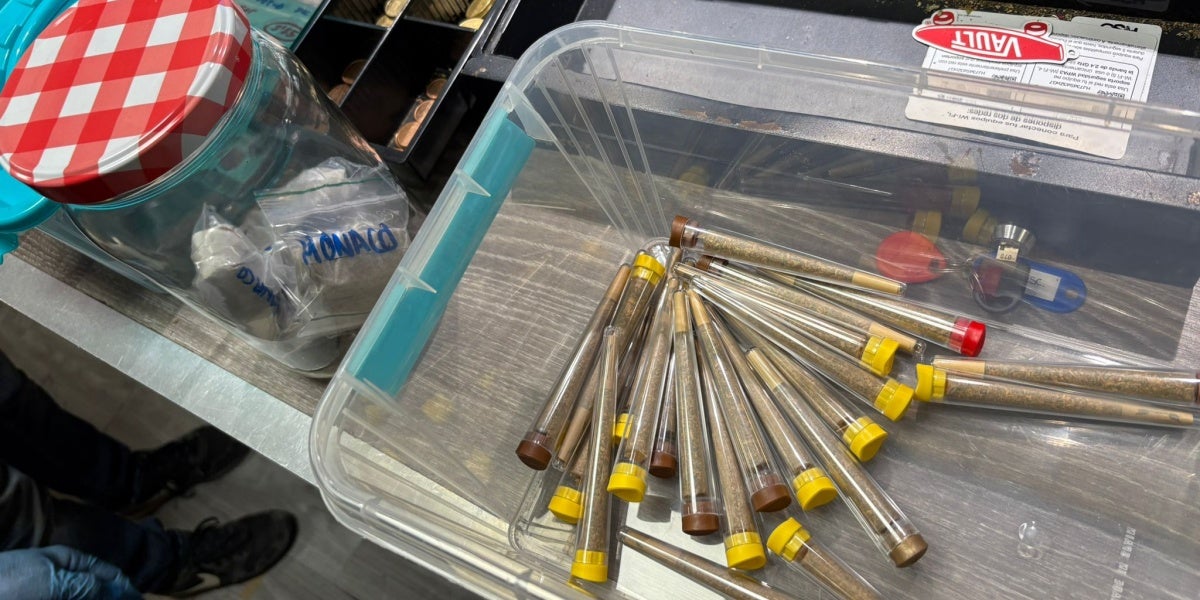 Material incautat en un club cannàbic a Sentmenat. Autor: Mossos / cedida.