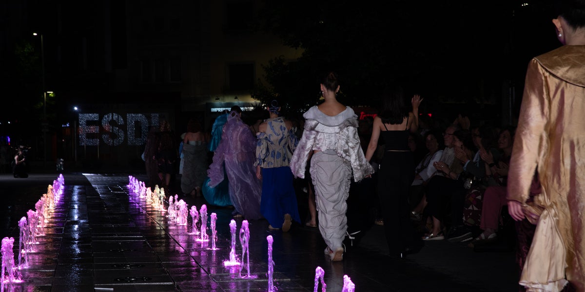 Desfilada de moda de l'ESDI al Passeig. Autor: cedida.