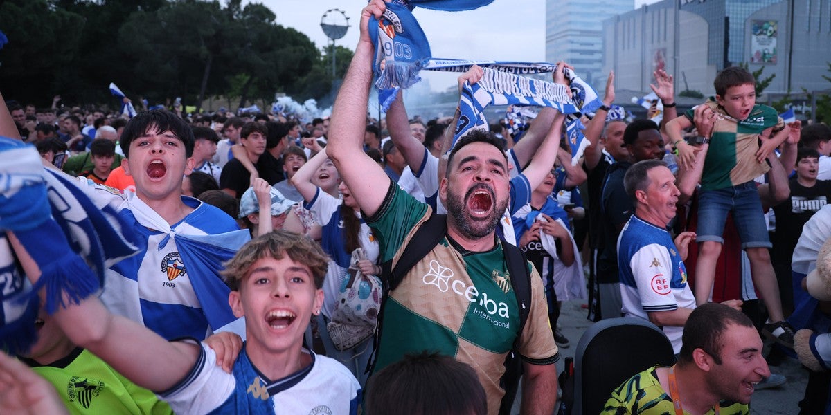 L'afició, celebrant l'ascens. Autor: D.Jiménez.