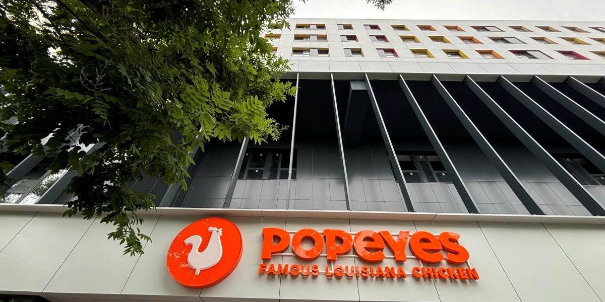 El centre comercial Del Llac Center, on obrirà Popeyes o Mercadona. Autor: J.d.A.