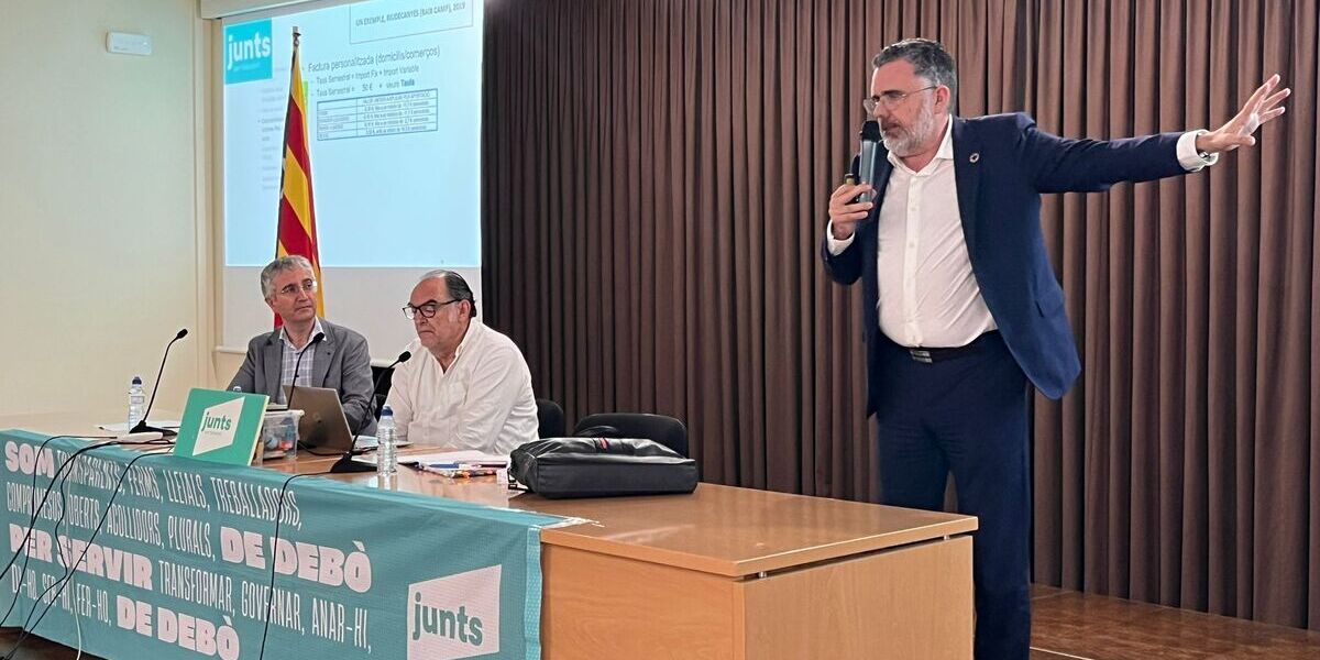 Un moment de l'acte sobre residus. Autor: Jordi M.