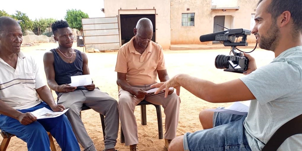 Realitzant entrevistes pel documental. Cedida