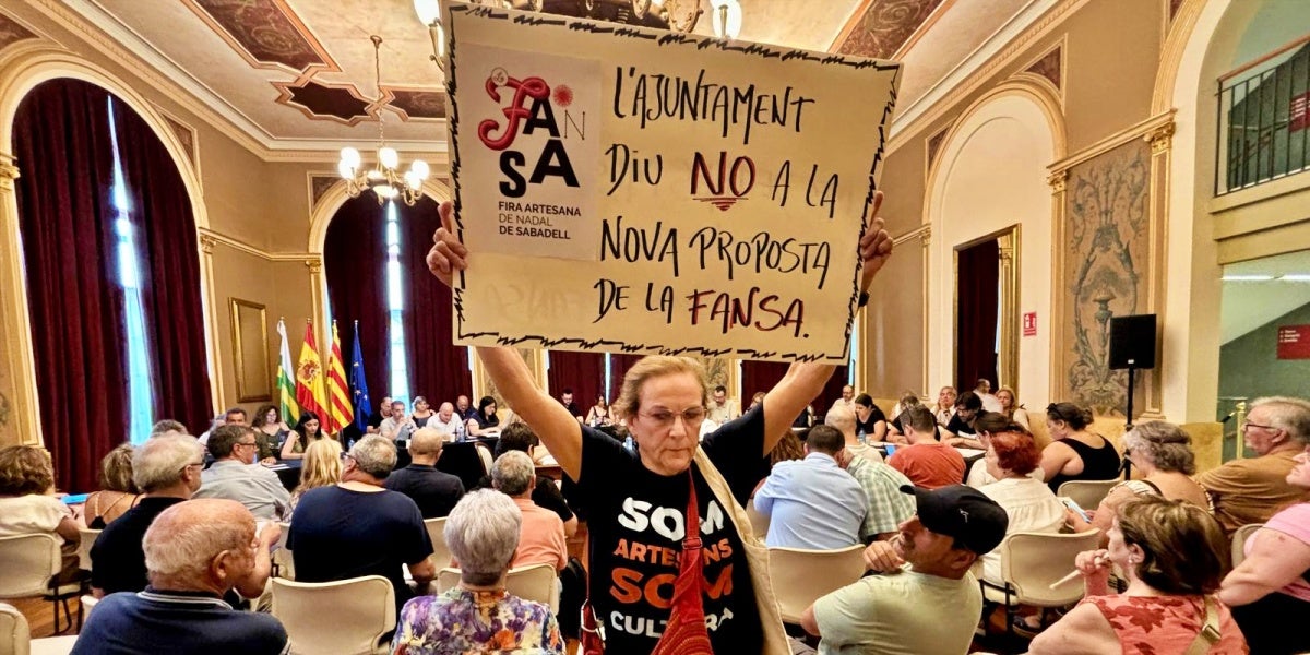 Mercè Vega, impulsora de la FANSA, ha portat la seva reivindicacio al ple del Principal. Autor: J.d.A.