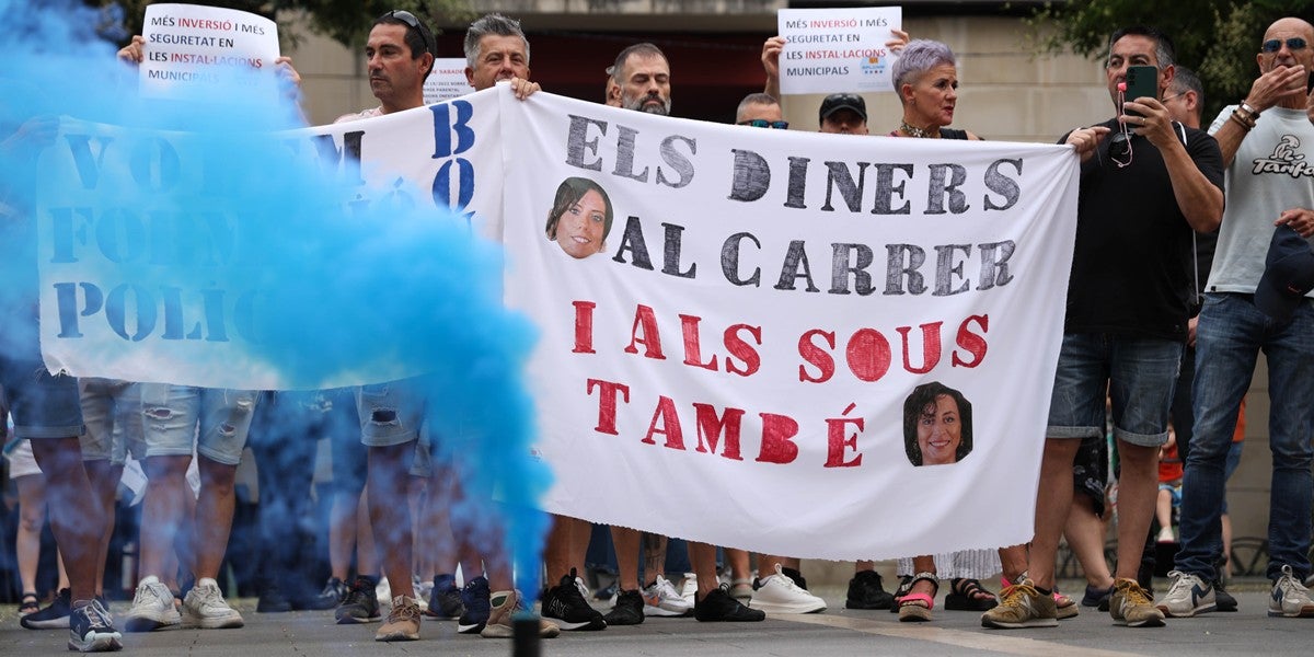 Foto portada: concentració de treballadors municipals a la plaça Sant Roc. Autor: D.Jiménez.