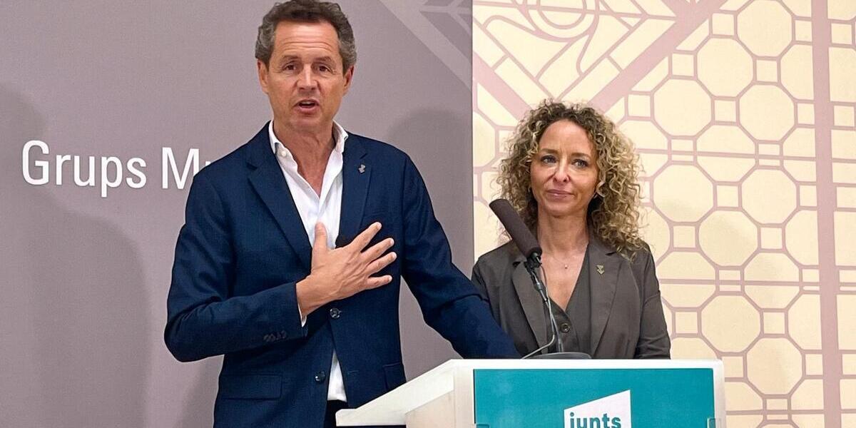 Lluís Matas i Katia Botta, regidors de Junts, aquest matí. Autor: Jordi M.