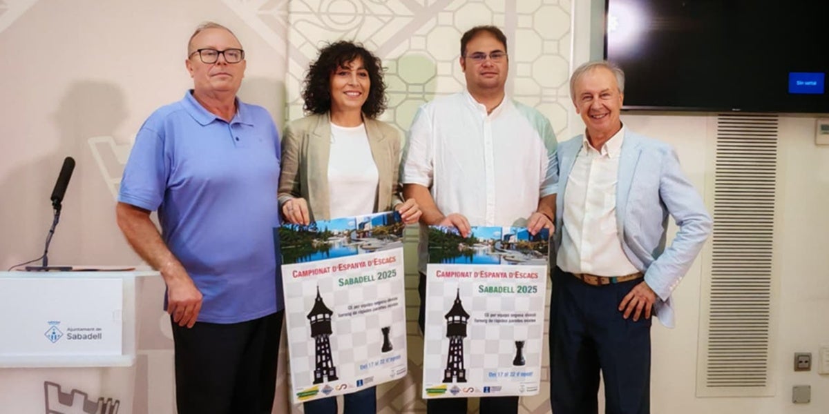 Foto de portada: el director del torneig, Pere Reginaldo, la regidora d'Esports, Montse González, el president de la Federació Catalana, Ramon Chalmeta i el president del Coral Colón, Lluís Figueras. Autor: Albert P.