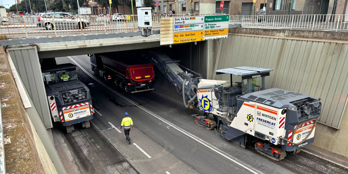 Obres de reparació puntual de la Gran Via, el 19 d'agost de 2025. Autor: J.d.A. 