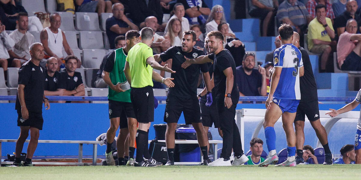 Foto de portada: la foto de la polèmica, Ferran Costa expulsat. Autora: Dihör