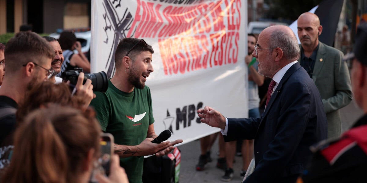 Manifestació ciutadana a Sabadell en suport a la participació popular.