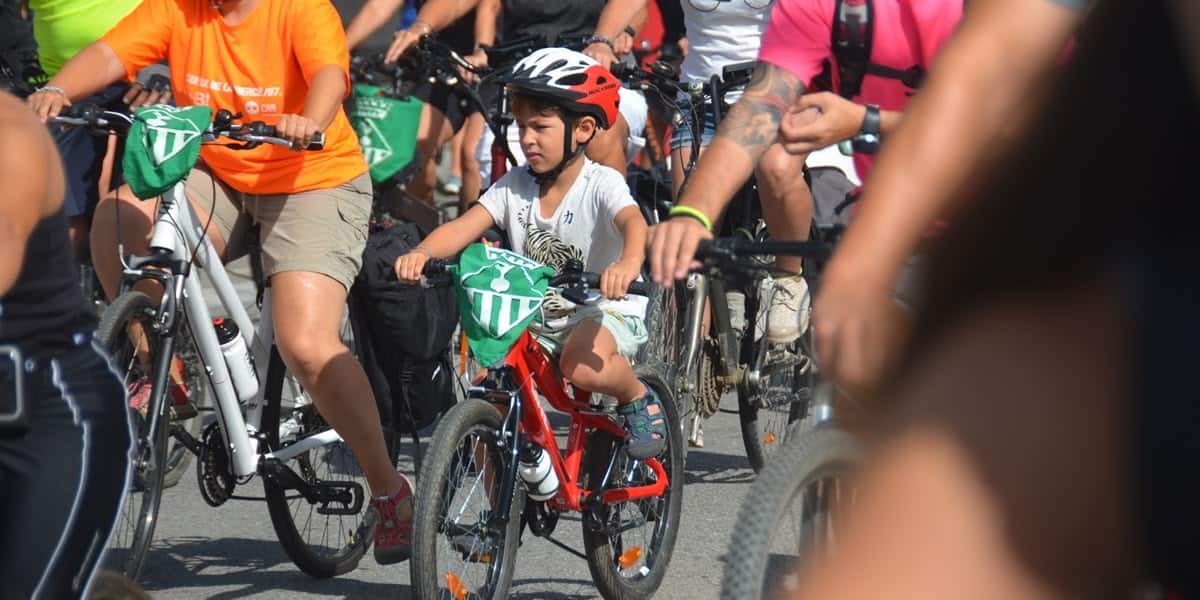 Foto portada: pedalada de Festa Major, fa un temps. 