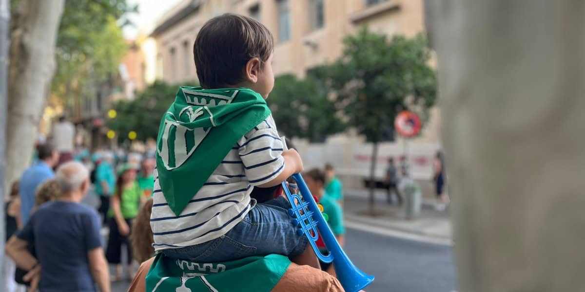 Espectadors a la cercavila de Festa Major. Autor: Jordi M.