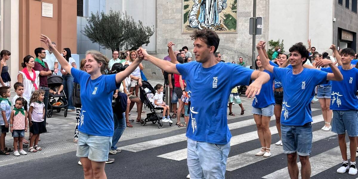 Grup sardanista 'Mirant al cel'. Autor: Jordi M.