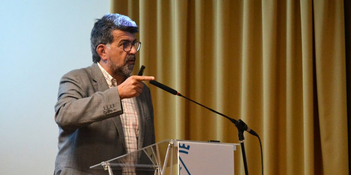 Genís Roca, durant la conferència al Casal Pere Quart. Autor: Jordi M.