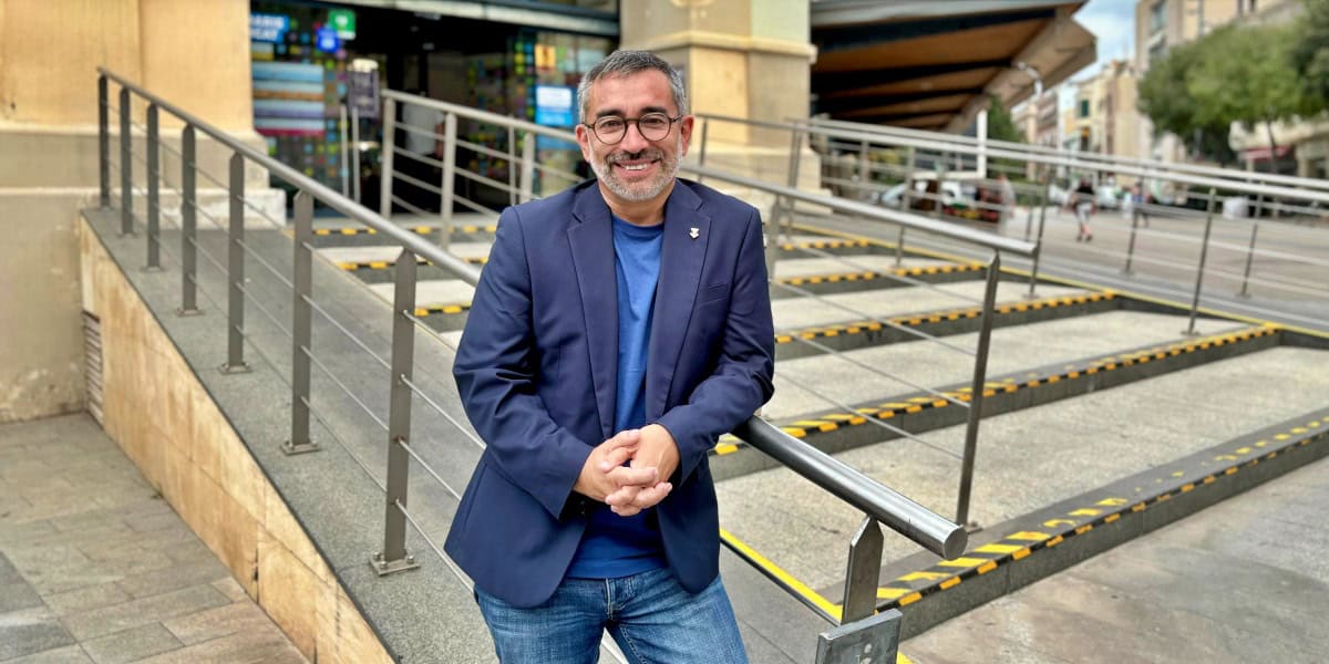Foto portada: Gabriel Fernàndez, al Mercat Central, aquest dimecres. Autor: J.d.A.