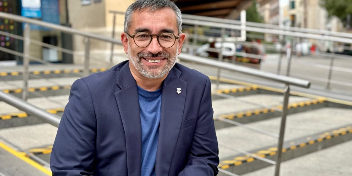 Foto portada: Gabriel Fernàndez, al Mercat Central, aquest dimecres. Autor: J.d.A.