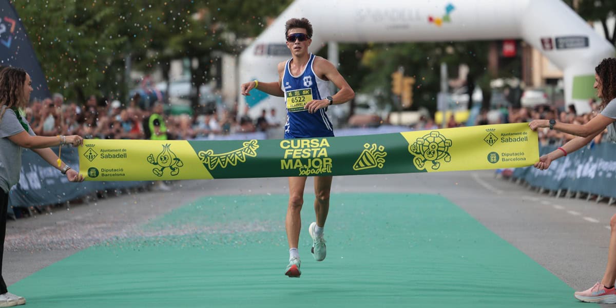 El guanyador del 5K en homes.