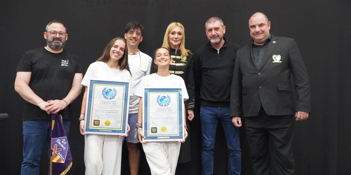 Membres de la colla bastonera, després dels rècords aconseguits. Autor: cedida.