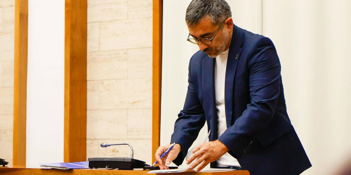 Foto portada: el regidor no adscrit, durant sis anys portaveu d'ERC a l'Ajuntament, Gabriel Fernàndez. Autora: Dihor.