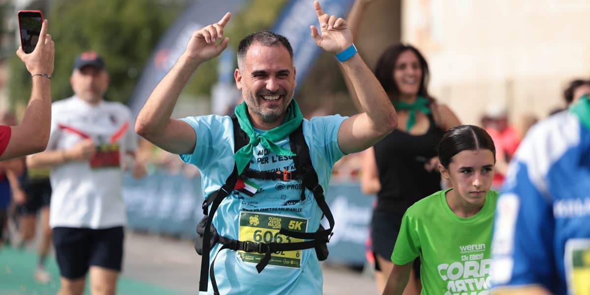 El portaveu de la Crida, Oriol Rifer, a la cursa popular de FM. Autor: D.Jiménez.