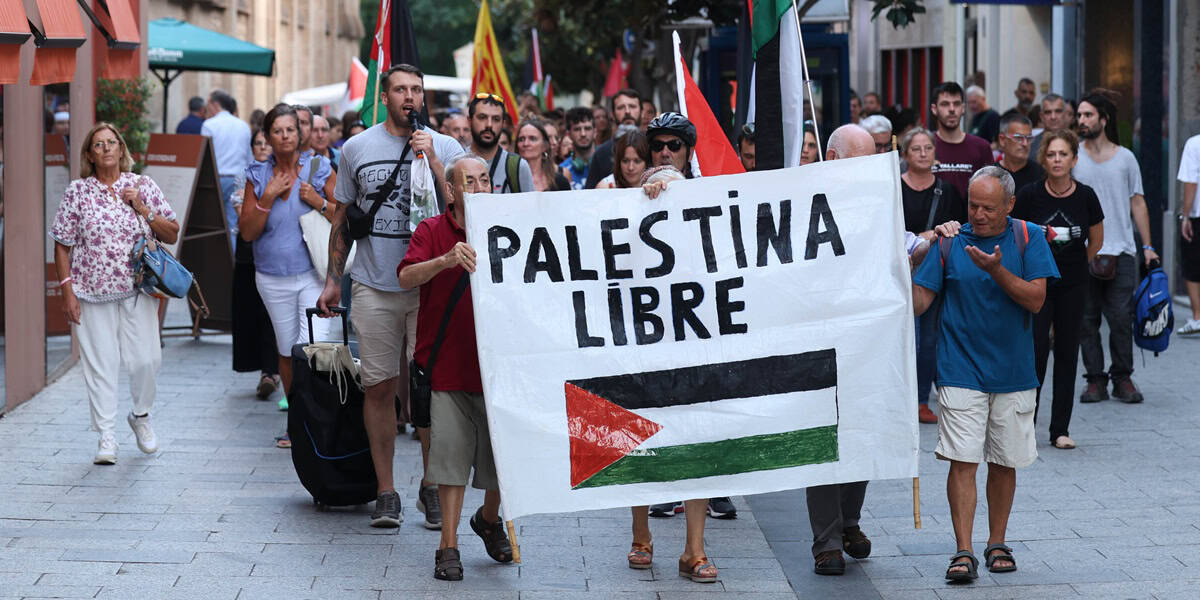 Un moment de la concentració en suport al poble palestí i a la Flotilla i en contra d'Israel. Autor: D.Jiménez.