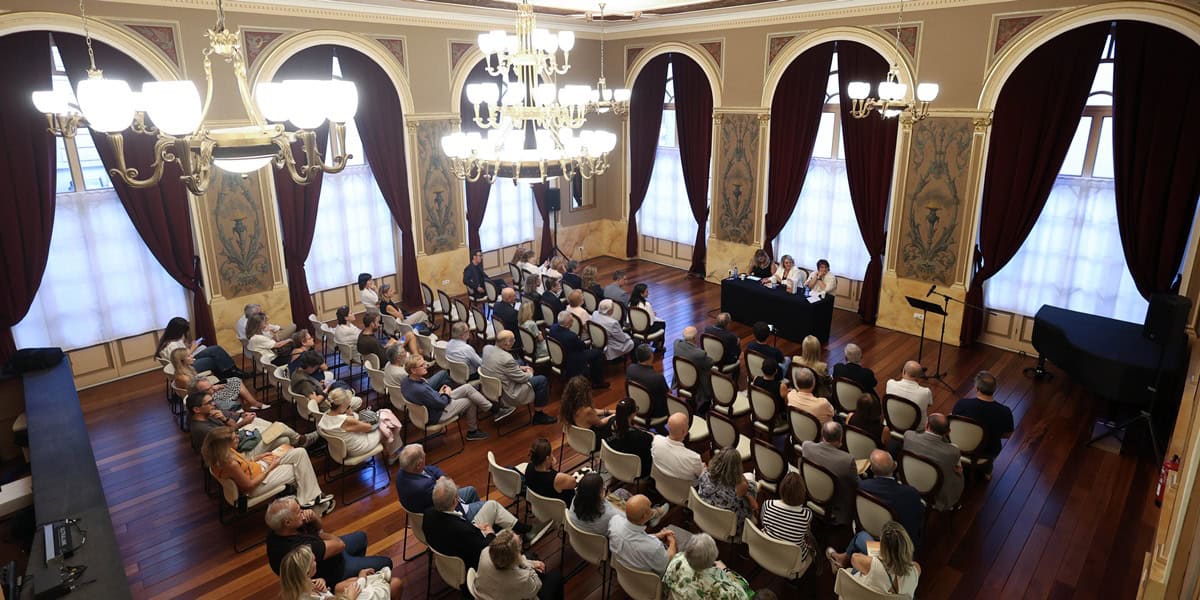 Un moment de la presentació del llibre 'La revolución silenciosa', de Núria Aymerich. Autor: D.Jiménez.