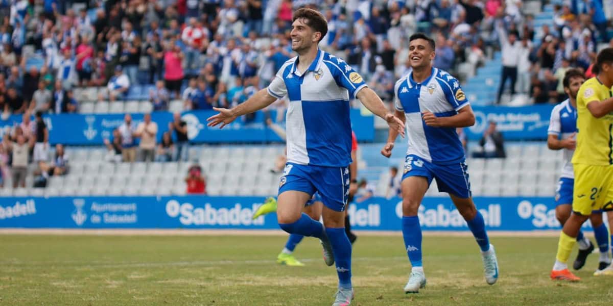 Escudero, celebrant el gol. Autora: Dihör