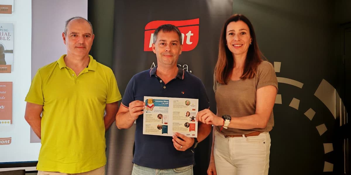 Foto de portada: Raül Pont (Cafès Pont), De la Rosa (Ajuntament) amb representació de la Delegació del Vallès del Col·legi d'Enginyers. Autor: Albert P