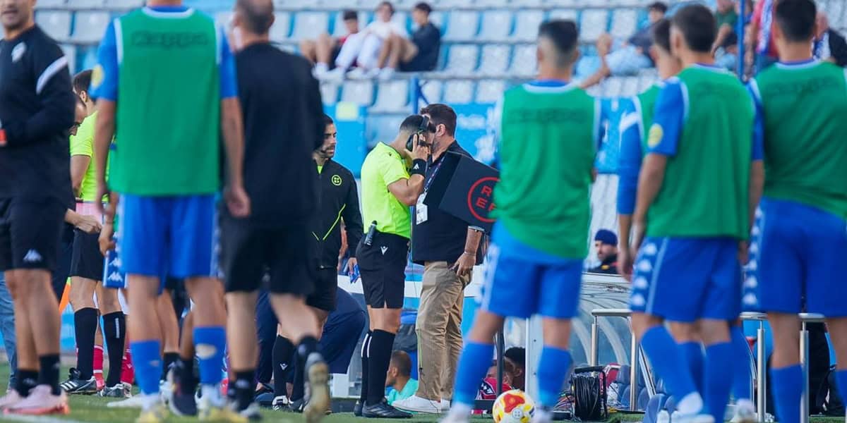 Revisió del FVS als darrers minuts. Autora: Dihör