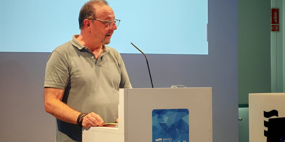 Foto de portada: Juan Pérez, presentant la caminata Camina pe TDAH. Autor: Albert P.