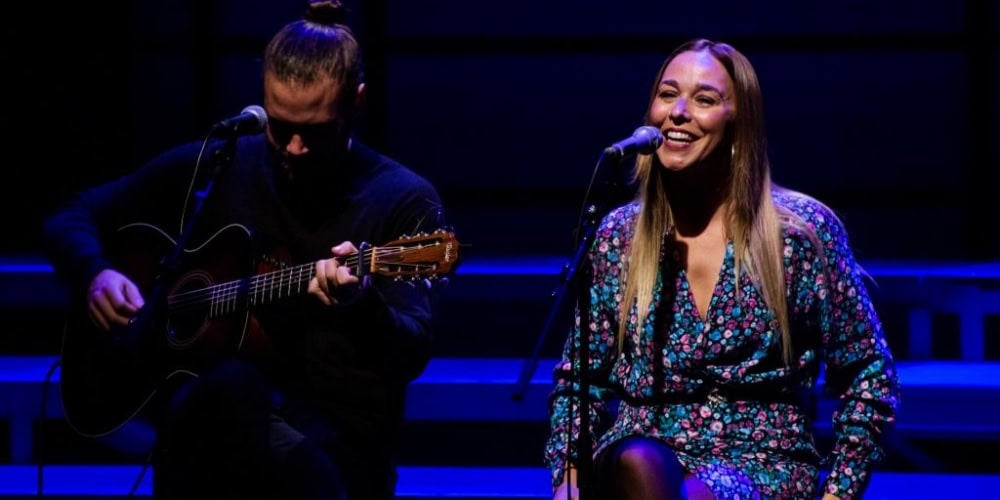 La cantant Beth, a la Gala Solidària del 2022. Foto: Mans Unides.