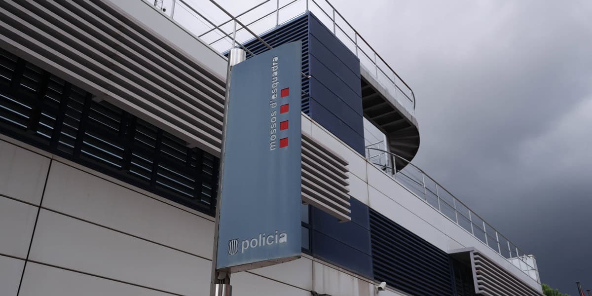 Exterior de la comissaria dels Mossos de Sabadell. Autor: D.Jiménez. 